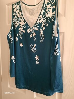 Teal Floral Print V-Neck Sleeveless Top